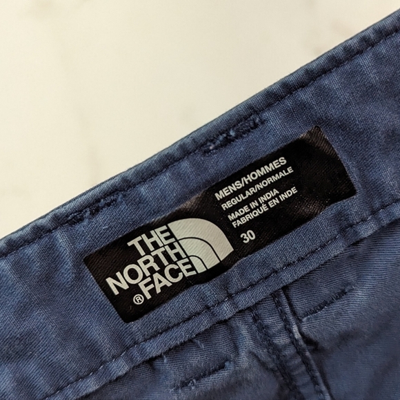 The North Face Shorts Mens 30 Blue Chino Cotton Bermuda 11 12 Inch - Picture 3 of 10